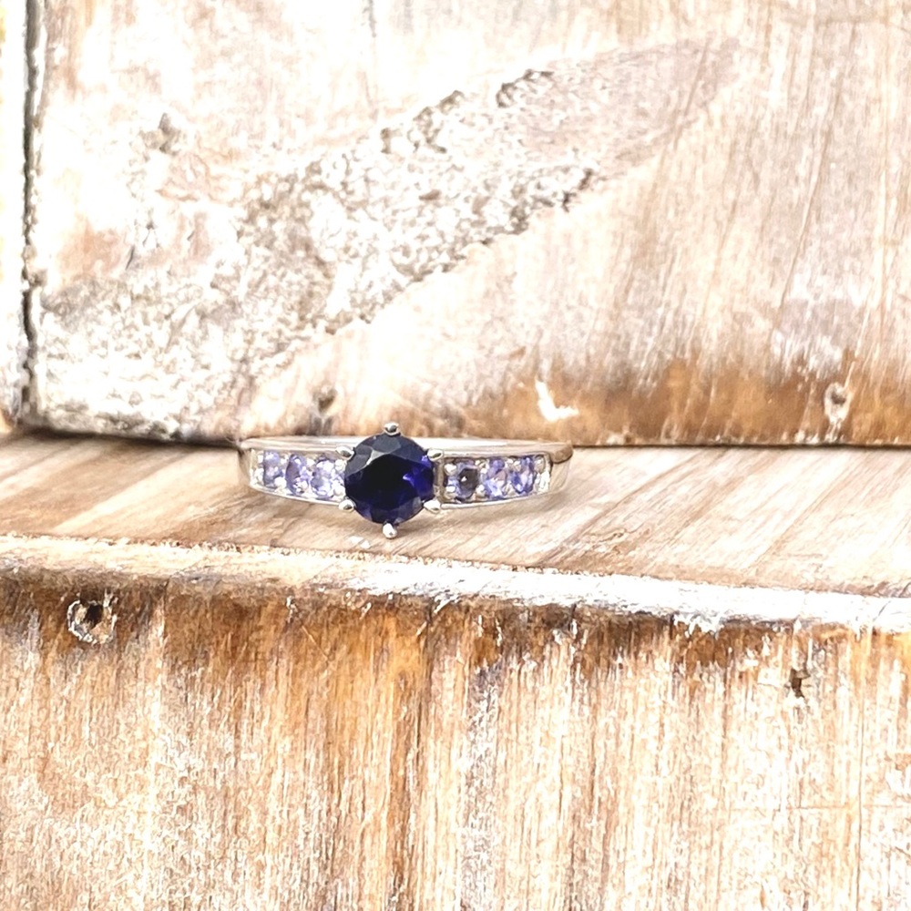 Amethyst & Iolite Ring - Picture 8 of 15